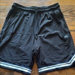 Brand New ALO Yoga Black Traction Arena 9”